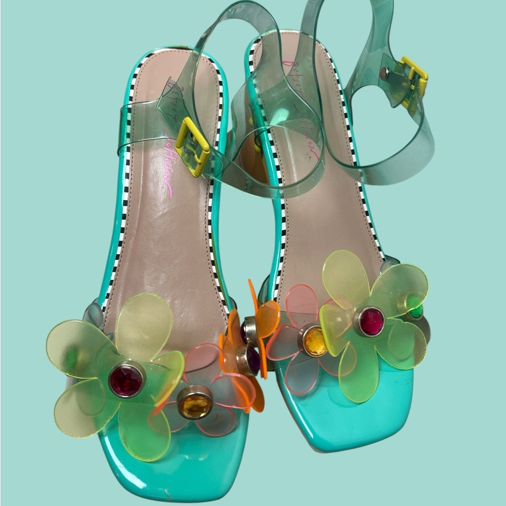 Betsey Johnson flower platform sandals - Picture 4 of 7